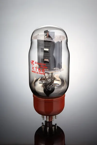 Bean Tetrode with an Absolute Maximum Anode Dissipation Electron Tube