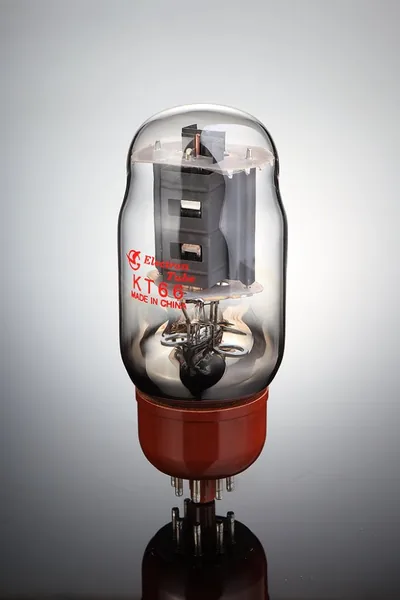 Beam Tetrode with an Absolute Maximum Anode Dissipation Electron Tube